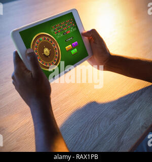 Das zusammengesetzte Bild im online roulette spiel Stockfoto