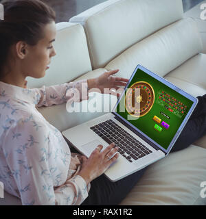 Das zusammengesetzte Bild im online roulette spiel Stockfoto