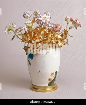 Vase mit Blumen montiert, unbekannter Bronzier Teekocher, Französisch, Vase aus der Meißner Porzellanmanufaktur, Deutschen neuerfundene Stockfoto