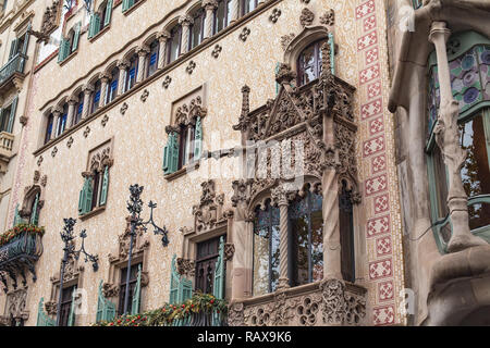 Casa Batllo - Antoni Gaudis Gebäude - in Barcelona, Katalonien. Moderne Kunst. Die Fassade details. Stockfoto