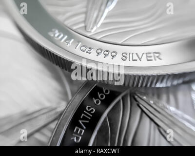 Makro Nahaufnahme eines 999% Silberbarren Münze als Geld Stockfoto