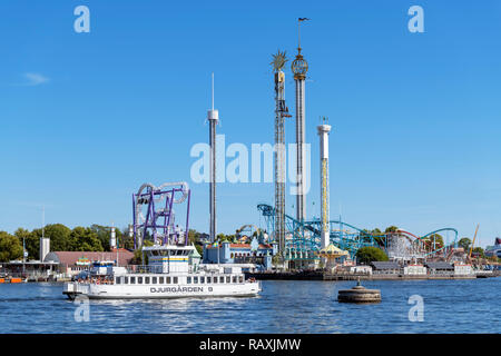 Lokale Skeppsholmen-Djurg ården Fähre vor der Freizeitpark Gröna Lund, Djurgården, Stockholm, Schweden Stockfoto