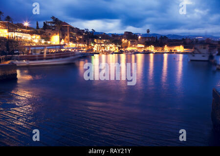 Byblos Hafen bei Sonnenuntergang. Byblos, Libanon. Stockfoto