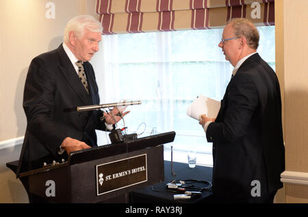 Ehemalige Konservative MP Harvey Proctor hält eine Pressekonferenz in St. Ermin's Hotel, London Mit: Harvey Proctor Wo: London, Großbritannien Wann: 25 Aug 2015 Quelle: Steve Finn/WANN Stockfoto