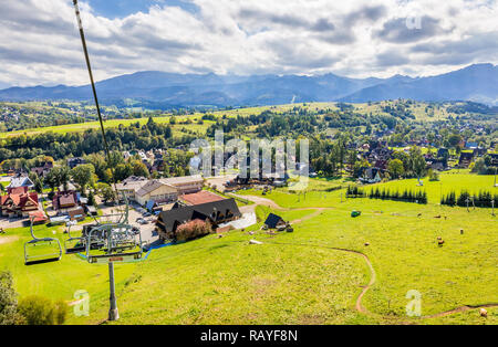 ZAKOPANE, Polen - 16. SEPTEMBER 2018: Sommer Panorama der Tatra, die Umgebung der Stadt, im südlichen Polen Zakopane Stockfoto