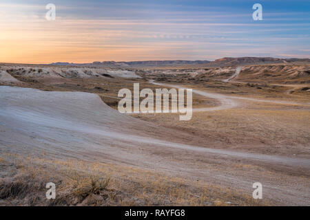 Winter Dämmerung über Badlands in Pawnee nationalen Grünland in Northern Colorado (Hauptfeld OHV-Bereich) Stockfoto