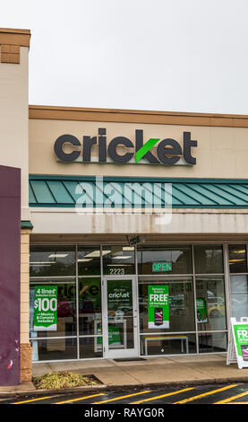 HICKORY, NC, USA-1/3/19: Cricket Wireless ist ein Prepaid Mobilfunkanbieter, im Besitz von AT&T. Stockfoto