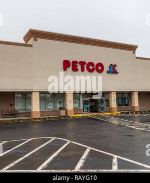 HICKORY, NC, USA-1/3/19: Petco ist ein US-Kette Einzelhändler der Tiernahrung, Zubehör und Dienstleistungen. Stockfoto