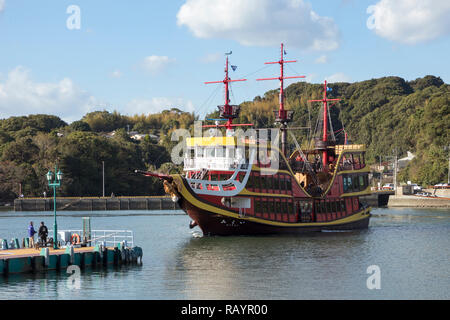 Sasebo, Japan - Oktober 28, 2018: Kaio, historischen Fahrgastschiff, tour Boot für Kujuku Insel Stockfoto