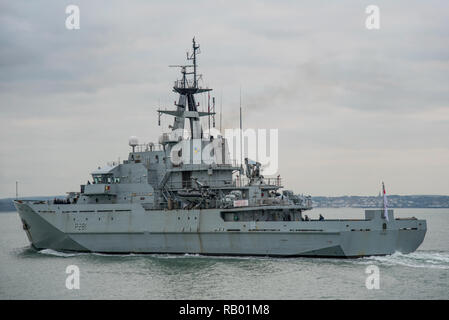 Die Royal Navy (Fluss Klasse Batch 1) Offshore patrol Schiff HMS Tyne, Portsmouth, UK auf 3/1/19 für die erste Fischerei Schutz patrouille von 2019. Stockfoto