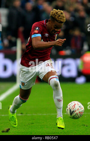 London, Großbritannien. 5. Januar 2018. Grady Diangana von West Ham United in Aktion. Die Emirate FA Cup, 3.Runde, West Ham United v Birmingham City an der London Stadium, Queen Elizabeth Olympic Park in London am Samstag, den 5. Januar 2019. Dieses Bild dürfen nur für redaktionelle Zwecke verwendet werden. Nur die redaktionelle Nutzung, eine Lizenz für die gewerbliche Nutzung erforderlich. Keine Verwendung in Wetten, Spiele oder einer einzelnen Verein/Liga/player Publikationen. Credit: Andrew Orchard sport Fotografie/Alamy leben Nachrichten Stockfoto