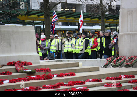 Manchester, Großbritannien. 5. Januar 2018. Harte Linie pro Brexit Demonstranten in gelben Westen sammeln im St Peters Square, Manchester, UK, 5. Januar 2019 Quelle: Barbara Koch/Alamy leben Nachrichten Stockfoto