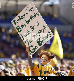 5. Januar 2019. 5 Jan, 2019. Frisco, TX, USA - North Dakota State Fans hält ein Schild an der Trophäe Zeremonie an der FCS-Meisterschaft bei Toyota Stadium. Credit: Jerome Hicks/ZUMA Draht/Alamy leben Nachrichten Stockfoto