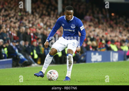 Liverpool, Großbritannien. 5. Jan 2019. Ademola Lookman von Everton in Aktion. Die Emirate FA Cup, 3.Runde, Everton v Lincoln City im Goodison Park in Liverpool am Samstag, den 5. Januar 2019. Dieses Bild dürfen nur für redaktionelle Zwecke verwendet werden. Nur die redaktionelle Nutzung, eine Lizenz für die gewerbliche Nutzung erforderlich. Keine Verwendung in Wetten, Spiele oder einer einzelnen Verein/Liga/player Publikationen. pic von Chris Stading/Andrew Orchard sport Fotografie/Alamy leben Nachrichten Stockfoto