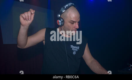 Madrid, Spanien. 5. Jan 2019. David Vunk Führer der Italo Disco elektronische Musik zum ersten Mal in Madrid, Spanien in der disco Ort La Noche Del Sol. Credit: SOPA Images Limited/Alamy leben Nachrichten Stockfoto