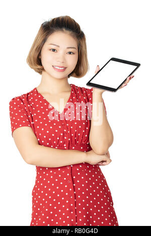 Chinesische Geschäft Frau mit einem kleinen Tablet Computer auf weißem Hintergrund Stockfoto