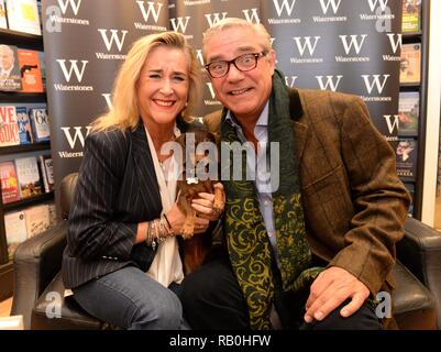 Stephanie und Dom Parker von Kanal 4 von Gogglebox ihres Buches teph" und "Dom Führer zum Leben' bei Waterstones in Bluewater, Kent Mit: Dominic Parker, Stephanie Parker Wo: London, Großbritannien Wann: 26 Aug 2015 Quelle: Steve Finn/wenn Zeichen Stockfoto