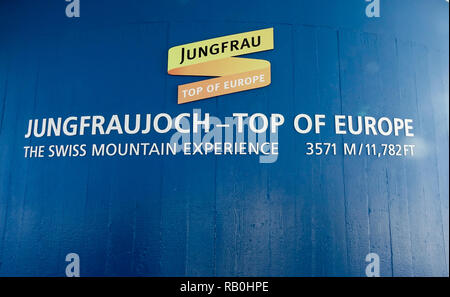 Jungfraujoch, Schweiz - Oct 20, 2018. Hintergrund der Jungfraujoch - Top of Europe. Die Jungfrau bei 4,158 m ist einer der wichtigsten Gipfel der Berner EIN Stockfoto