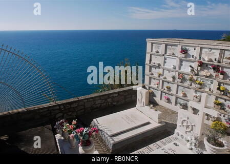 Maritime Friedhof, Vernazza, Cinque Terre, Ligurien, Italien Stockfoto