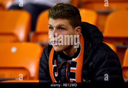 Blackpool Fans auf den Tribünen während der Emirate FA Cup, dritte Runde an, Blackpool. PRESS ASSOCIATION Foto. Bild Datum: Samstag, 5. Januar 2019. Siehe PA-Geschichte Fußball Blackpool. Photo Credit: Anthony Devlin/PA-Kabel. Einschränkungen: EDITORIAL NUR VERWENDEN Keine Verwendung mit nicht autorisierten Audio-, Video-, Daten-, Spielpläne, Verein/liga Logos oder "live" Dienstleistungen. On-line-in-Match mit 120 Bildern beschränkt, kein Video-Emulation. Keine Verwendung in Wetten, Spiele oder einzelne Verein/Liga/player Publikationen. Stockfoto