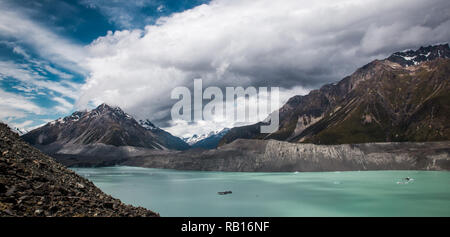 Panoramablick auf die Tasman Glacier Lake im Mount Cook National Park, Neuseeland Stockfoto