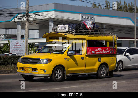 Chiangmai, Thailand - 27. Dezember 2018: Gelbe Pick-up Truck taxi Chiangmai, Service zwischen Stadt Nong Tanga und Lamphun. Stockfoto