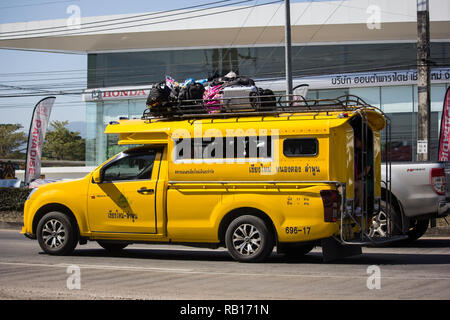 Chiangmai, Thailand - 27. Dezember 2018: Gelbe Pick-up Truck taxi Chiangmai, Service zwischen Stadt Nong Tanga und Lamphun. Stockfoto