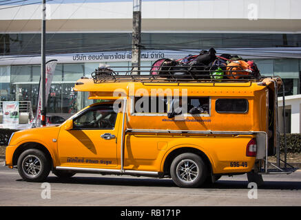 Chiangmai, Thailand - 27. Dezember 2018: Gelbe Pick-up Truck taxi Chiangmai, Service zwischen Stadt Nong Tanga und Lamphun. Stockfoto