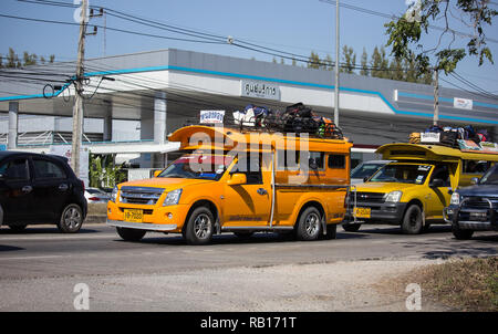 Chiangmai, Thailand - 27. Dezember 2018: Gelbe Pick-up Truck taxi Chiangmai, Service zwischen Stadt Nong Tanga und Lamphun. Stockfoto