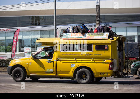 Chiangmai, Thailand - 27. Dezember 2018: Gelbe Pick-up Truck taxi Chiangmai, Service zwischen Stadt Nong Tanga und Lamphun. Stockfoto