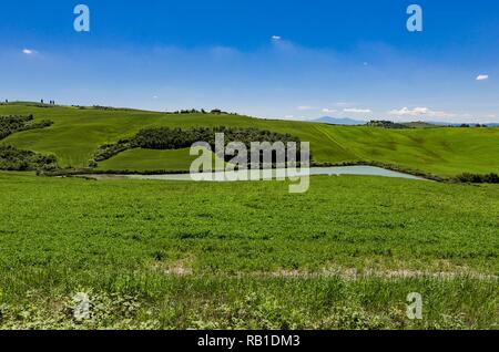 Wunderschöne Aussicht auf die Landschaft der Crete Senesi in der Toskana, Italien Stockfoto