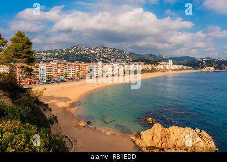 Hohe Betrachtungswinkel auf Lloret de Mar, Katalonien, Spanien Stockfoto