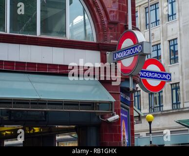 Das Äußere des Covent Garden London U-Bahn Station in London, England. Stockfoto