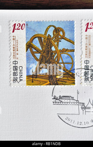 CHINA - ca. 2011: Briefmarken in China gedruckt zeigt 2011-30 alte astronomische Instrumente, circa 2011. Stockfoto