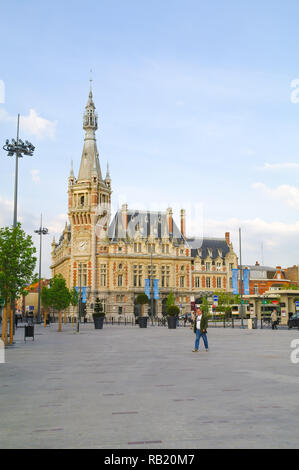 LILLE, Frankreich - Kann die Datenbank aufgenommen 02.2011: Stadtbild. Zentrale Platz im historischen Teil der Stadt Stockfoto