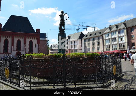 Justitia, ein Denkmal in Frankfurt, Deutschland Stockfoto