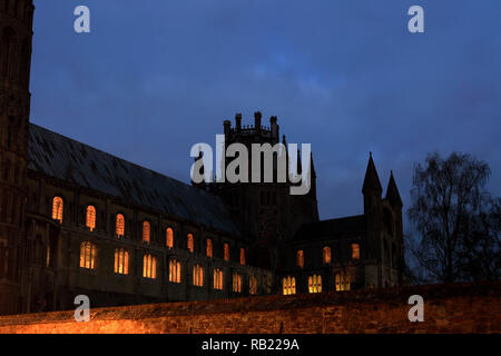 Die Westfassade der Kathedrale von Ely, Ely, Cambridgeshire, England, Großbritannien Stockfoto