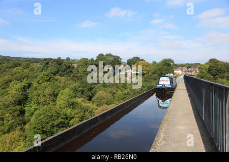 Schmalen Boot, Pontcysyllte Aquädukt, UNESCO-Weltkulturerbe, Llangollen, Dee Valley, Denbighshire, Nord Wales Wales, Großbritannien Stockfoto