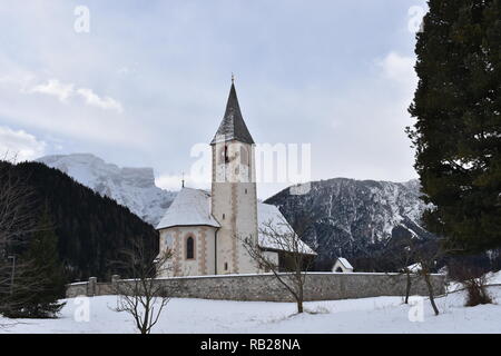 Winter, Schnee, Eis, Kirche, Prags, Pragser Tal, Berg, Tal, Südtirol, St. Veit, Bruneck, Pfarrkirche, Erotica, Fresko, /, gotisch, Sonnenuhr, Stockfoto