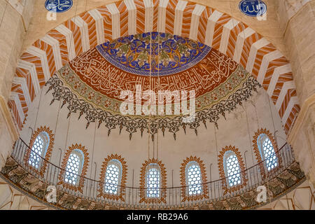 Dekorative Decke der Selimiye Moschee, Edirne, Türkei. Stockfoto