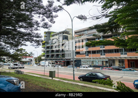 Apartments auf Pittwater Road, Dee Why, Sydney. Australien. Stockfoto