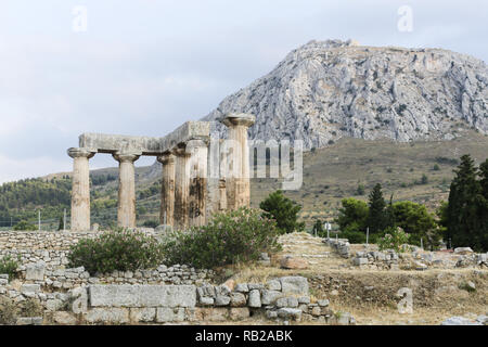 Die historischen Ruinen von Korinth und Acrocorinth archäologischen Stätten in Griechenland Stockfoto