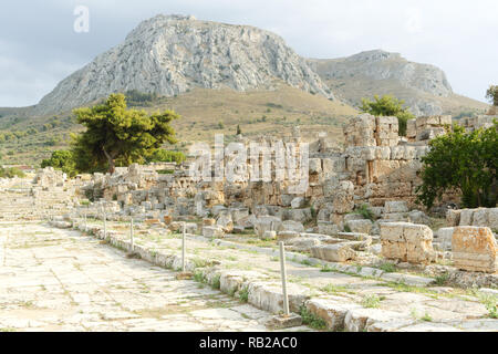 Die historischen Ruinen von Korinth und Acrocorinth archäologischen Stätten in Griechenland Stockfoto