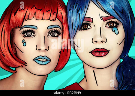 Portrait von jungen Frauen im Comic pop art Make-up Stil. Frauen in roten und blauen Perücken auf blauem Hintergrund. Stockfoto