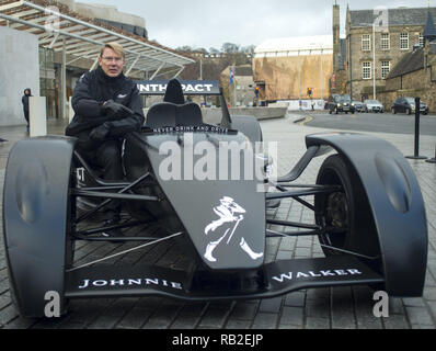 Ehemalige professionelle Rennfahrer Mika Hakkinen wirft mit der Johnnie Walker Caparo T1 Supercar. Mit: Mika Hakkinen Wo: Edinburgh, Großbritannien Wann: 06 Dec 2018 Credit: Euan Kirsche / WANN Stockfoto