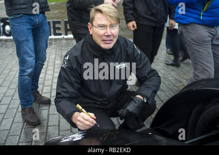 Ehemalige professionelle Rennfahrer Mika Hakkinen wirft mit der Johnnie Walker Caparo T1 Supercar. Mit: Mika Hakkinen Wo: Edinburgh, Großbritannien Wann: 06 Dec 2018 Credit: Euan Kirsche / WANN Stockfoto