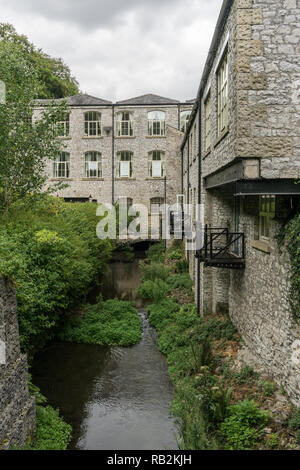 Litton Mühle, einer ehemaligen Textilfabrik aus dem 18. Jahrhundert, Müller Dale, Derbyshire, UK; jetzt Wohnungen für Wohnzwecke umgebaut. Stockfoto