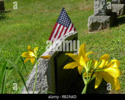 Amerikanische Flaggen in den Friedhof Stockfoto