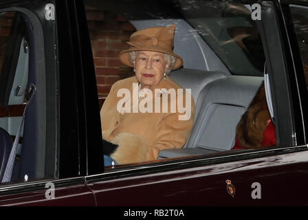 Norfolk, Großbritannien. 6. Januar 2019. Königin Elizabeth II. nimmt an der St. Maria Magdalena Kirche Sonntag Morgen, in Sandringham, Norfolk, am 6. Januar 2019. Credit: Paul Marriott/Alamy leben Nachrichten Stockfoto