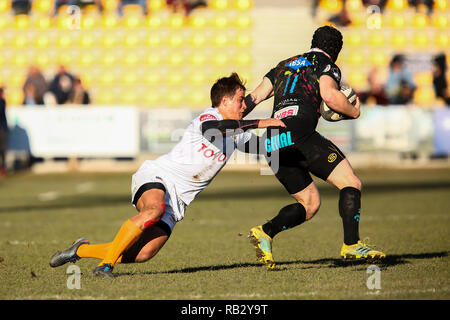 Parma, Italien. 6. Januar, 2019. Zebre Wing's Jamie Elliot versucht zu brechen ein Im Spiel gegen den Geparden angehen, GuinnessPro 14 © Massimiliano Carnabuci/Alamy leben Nachrichten Stockfoto